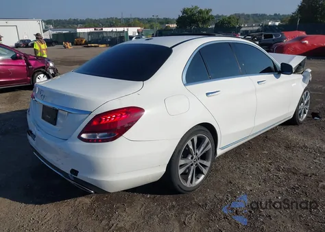 2018 Mercedes-Benz C 300 из США, поврежденный, VIN 55SWF4JB3JU241794